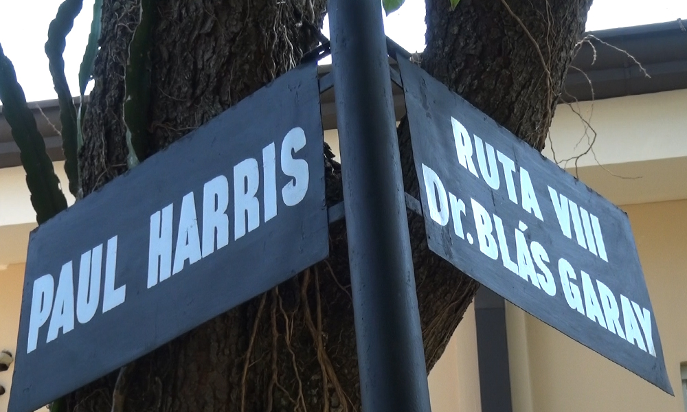 Señal de la calle Paul Harris , en el barrio José María Alfonzo Godoy. Foto://AlexisLopez - OviedoPress.