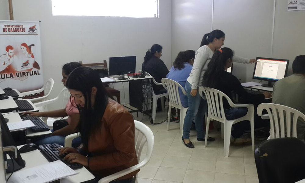 Los cursos de informatica se desarrollan en el aula virtual de la sede de la Gobernacion de Caaguazú. //OviedoPress