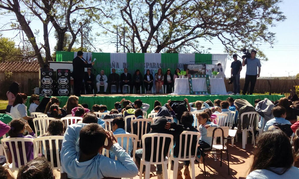 El lanzamiento de la campaña de desparacitación se realizó en la Escuela 1ro de Marzo de la ciudad de Coronel Oviedo. //OviedoPress