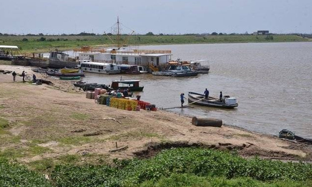 La acelerada bajante del Río Paraguay pone en peligro la navegabilidad. //Hoy.com.py