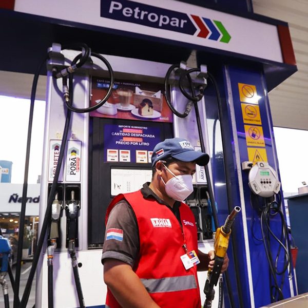 Petropar reduce el precio del diésel en G. 250, anuncia el presidente Santiago Peña