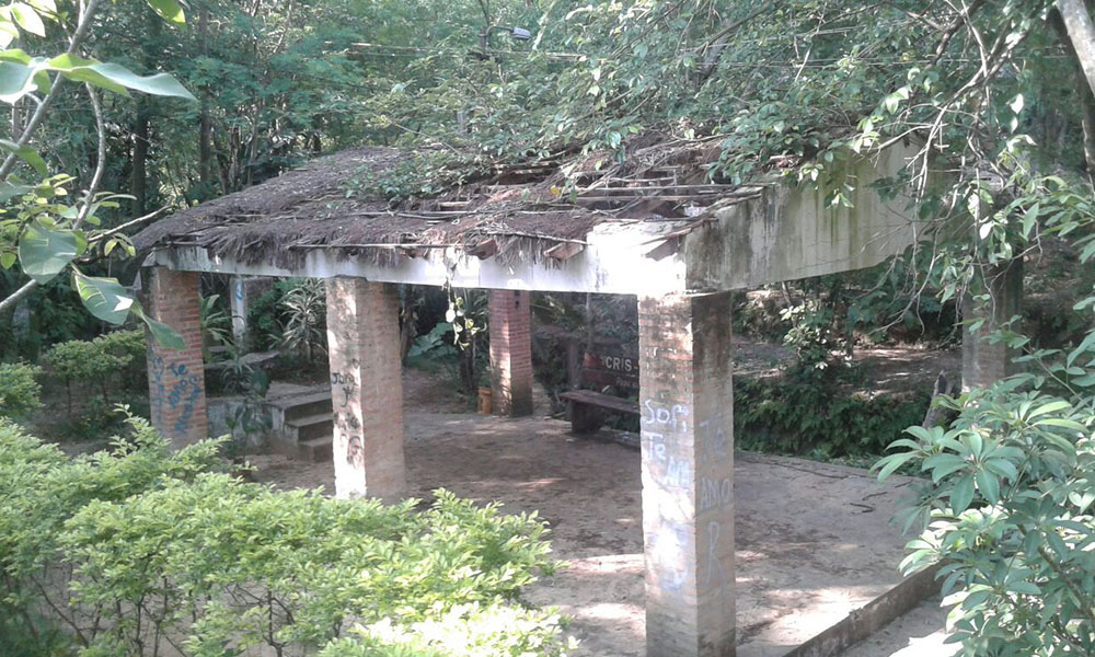 El histórico Ykua Kaaguy, del barrio 12 de Junio se encuentra abandonado. 