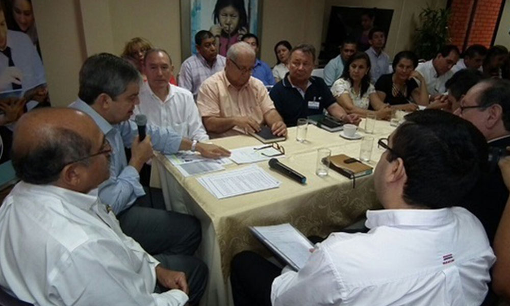 Reunión entre docentes y el ministro. Foto://MEC. 