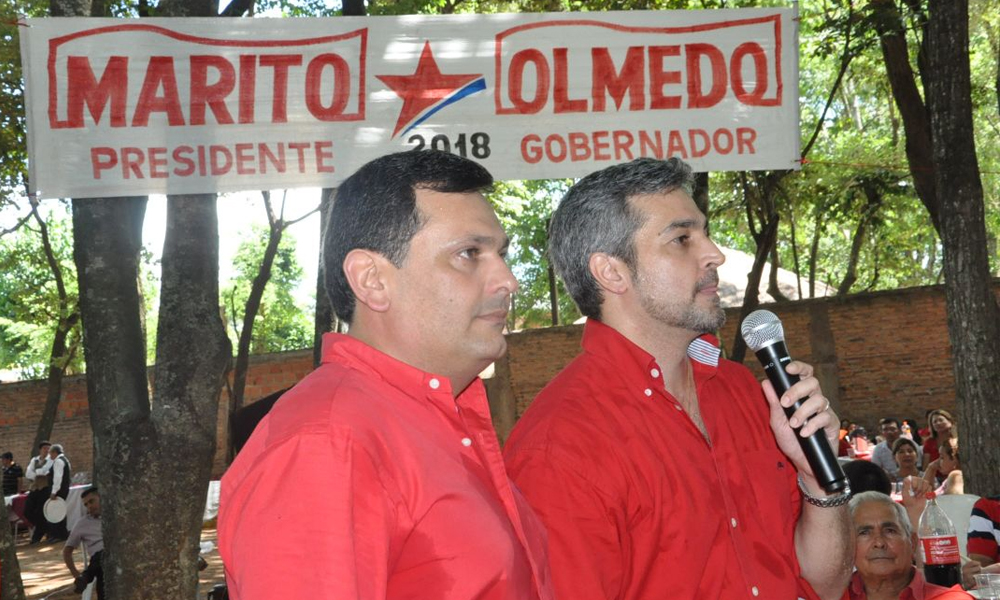 Edgar Olmedo junto a Mario Abdo Benítez en el acto político de este domingo en Coronel Oviedo // OviedoPress