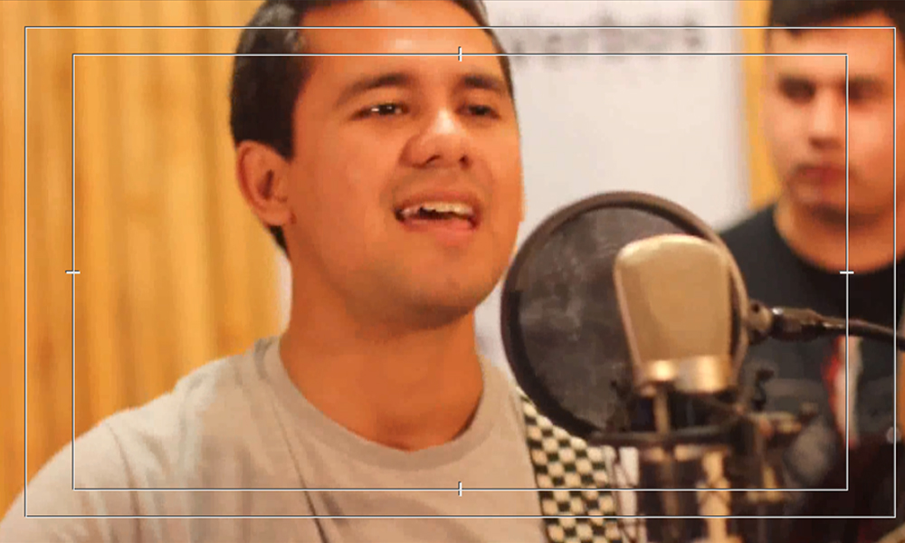 Marcelo Jiménez, vocalista del Grupo Huellas // Captura de pantalla Youtube.